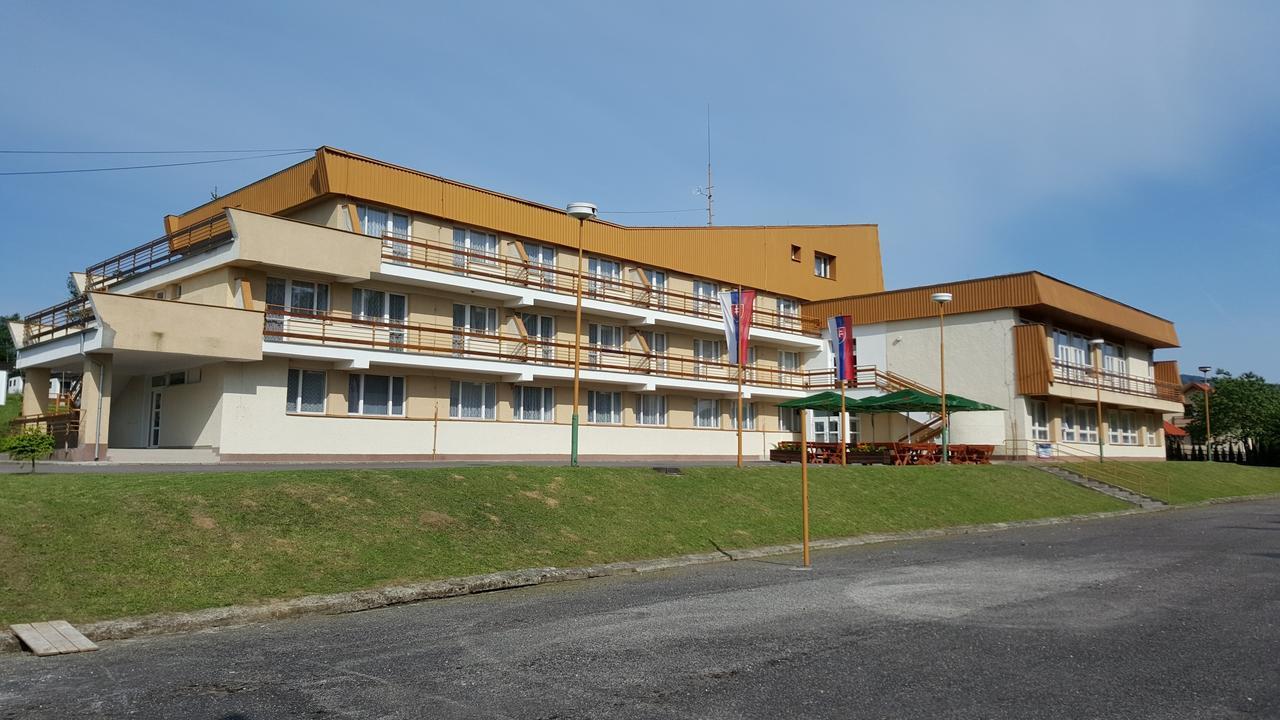 Hotel Banik Nitrianske Rudno Exterior foto